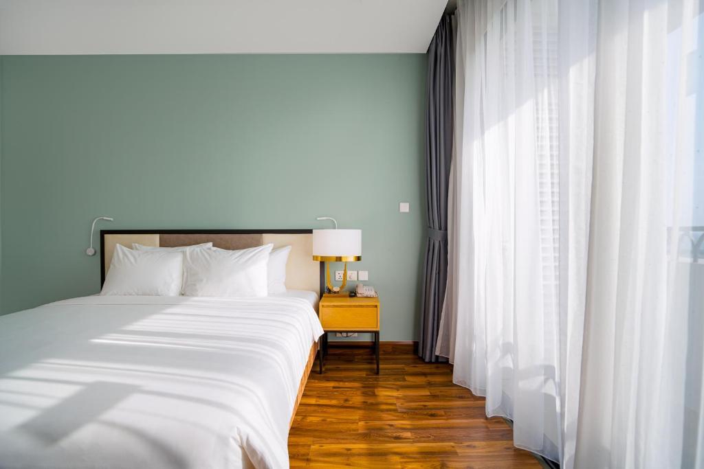 Superior King Room